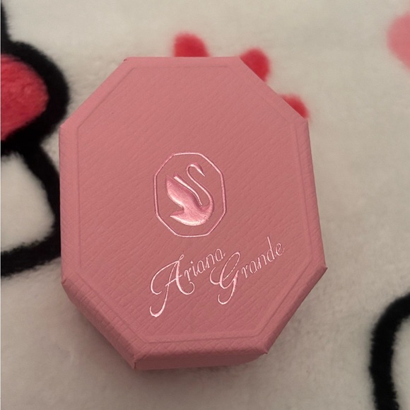 Stylish Silver Heart Earrings - Picture 6 of 11